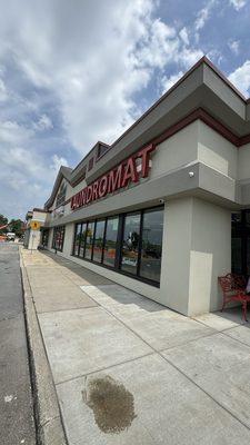 Top Shelf Laundromat and Wash-n-Fold