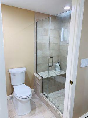 Frameless shower door