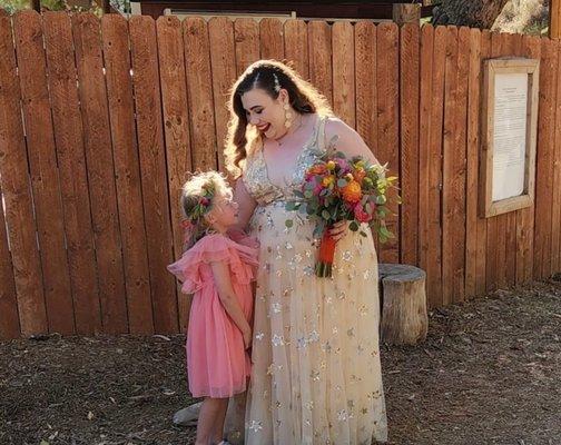 Bridal bouquet and flower crown.