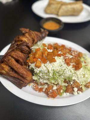 Taquitos rojos con pollo