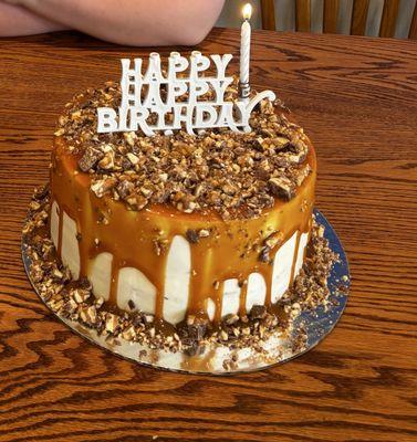 Snickers cake amazing