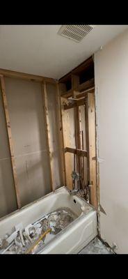 Lyons and Son Tradesman