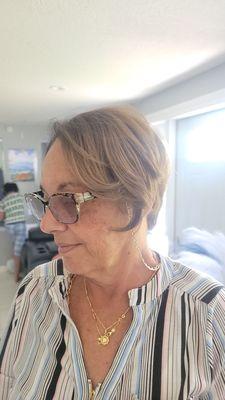 Hermosa mi mami con su nuevo corte!