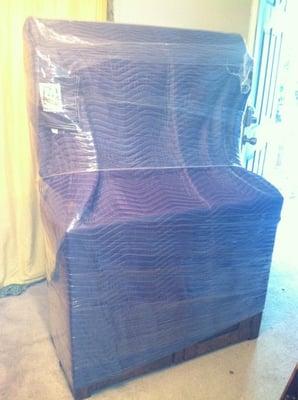 Carefully wrapped Dutch fruniture.