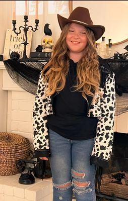 Here are a few photos I took of my daughter's hair and makeup from her Halloween event.