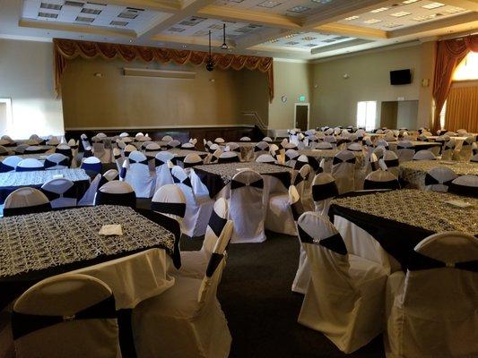 SALON CON CAPACIDAD DE 250 INVITADOS - 250 GUESTS CAPACITY HALL
