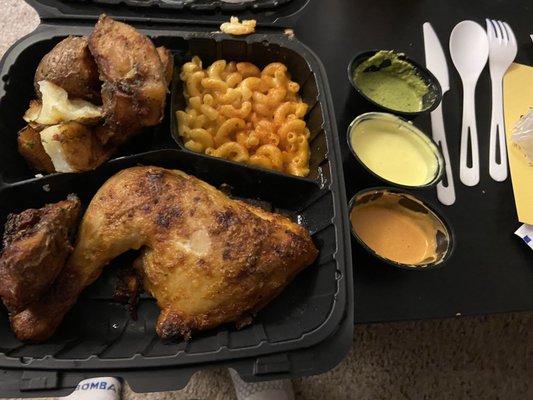 Quarter pound combo w/ Mac n cheese and crispy potatoes