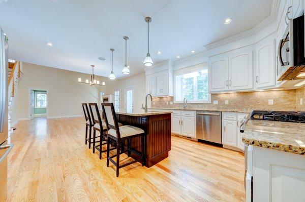 BEAUTIFULLY DECORATED AND PROFESSIONALLY DESIGNED