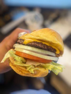 Cheeseburger extra onions