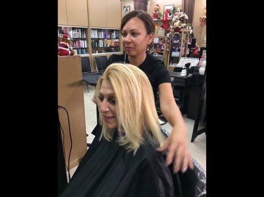 Lynn's Beauty Hair Chalet