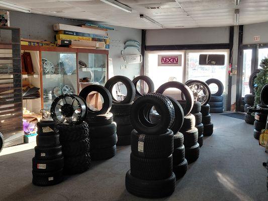 Earl's Speed & Custom