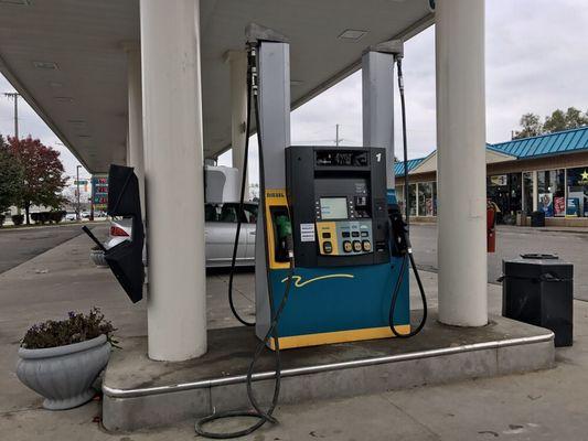 Diesel pump - this Valero got brand new digital LED pumps.