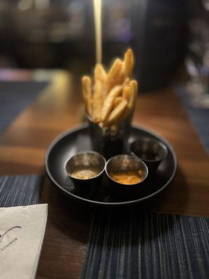 Complimentary French Fries (Deep Cut)