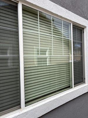 Big double pane with grids