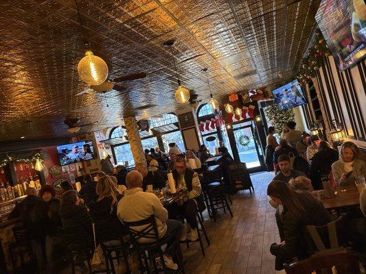 People that work here are rude.