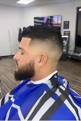 Razor fade w beard line up