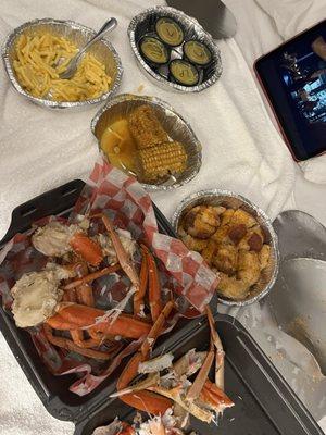 Received no utensils or napkins, including crab cracker I paid for in this to-get order. Hard to eat without!!!