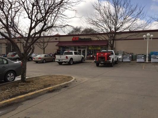 Nice for a quick stop, easy in and out!