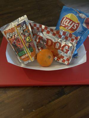 kids meal hot dog chips, juice, cutie, orange 800
