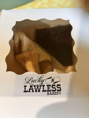 Apple turnover and a chocolate brownie