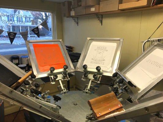 Screen printing beast