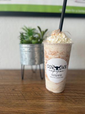 Churro Shake!
A complete & healthy meal!  21 Vitamins & minerals....  17-24 grams of protein!  Healthy Fast Food.