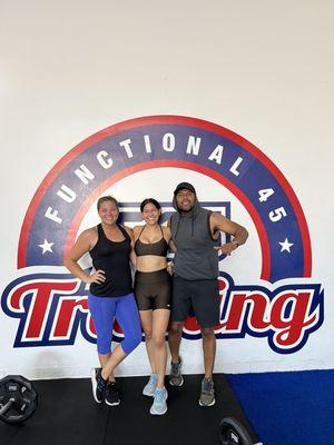 F45 Ala Moana builds community