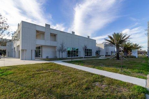 Exterior of Beaches Branch