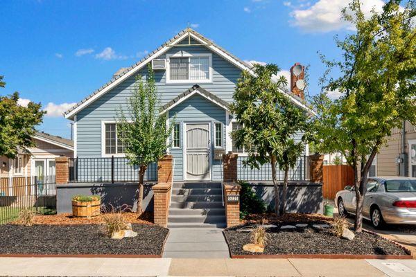 5221 15TH AVE, Sacramento, CA 95820
$450,000