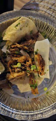 Dry ass carnitas with a huge chunk of onion. FOUL and you know it's bad when you can zoom in and actually see how dry the meat is