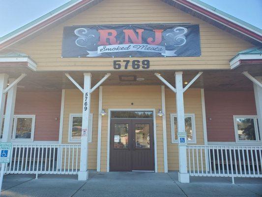 A new beginning of smoked meats...