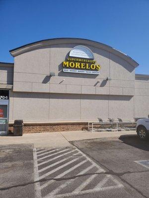 Unless u r brown don't go here