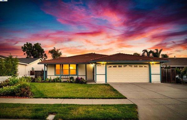 Stephanie Hevezi - Engel & Volkers