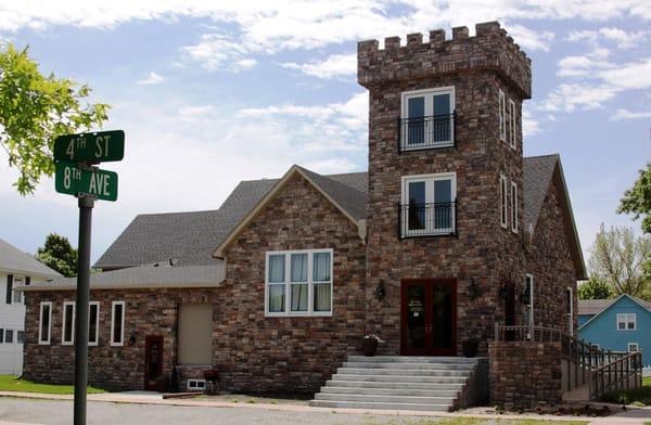 * Within 10 minutes of I-80
* Tasting Room, Art Gallery, Gift Shop, Guided Tours
* Wireless Internet
* Wheelchair Access