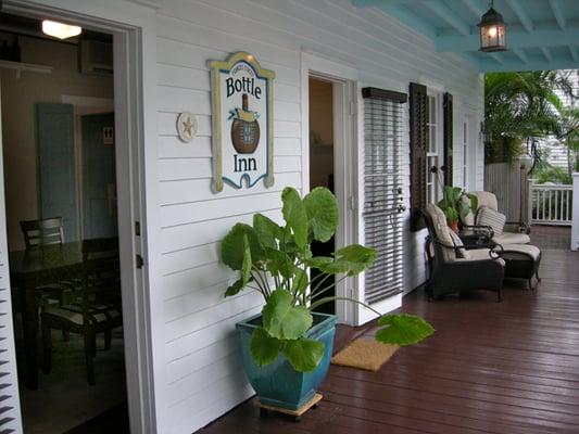 Frances Street Bottle Inn