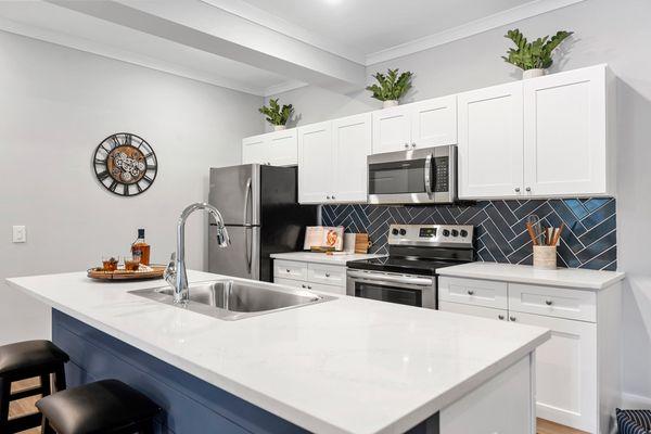 Quartz Countertops, Stainless Steel Appliances and Kitchen Island