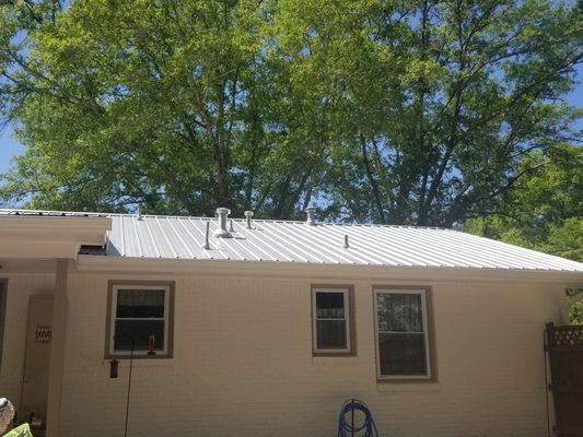 Quality Roofing Siding and Gutters