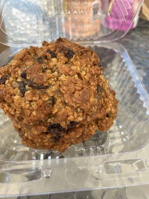 Oatmeal raisin cookies