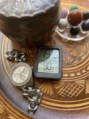4/28/2025 temperature readings 12:15pm, living room at 90°