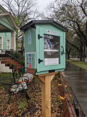 Little Free Library, 824 Prince St, Georgetown