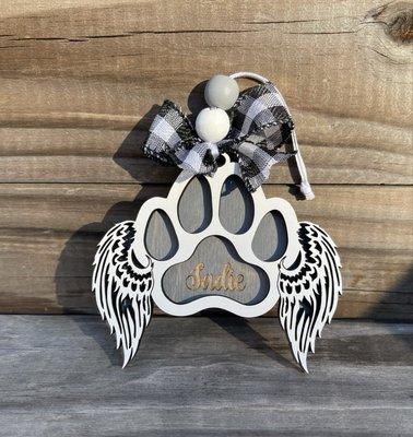 A memorial pet ornament