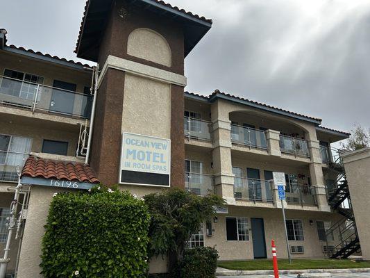 Super clean and convenient walk to beach and brewery