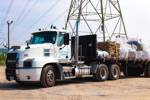 Cummin Landscape Flatbed Truck