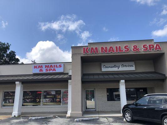 KM Nails & Spa