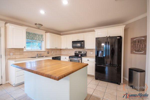 Azuma Media specializes in indoor real estate photography, video, and virtual tours.