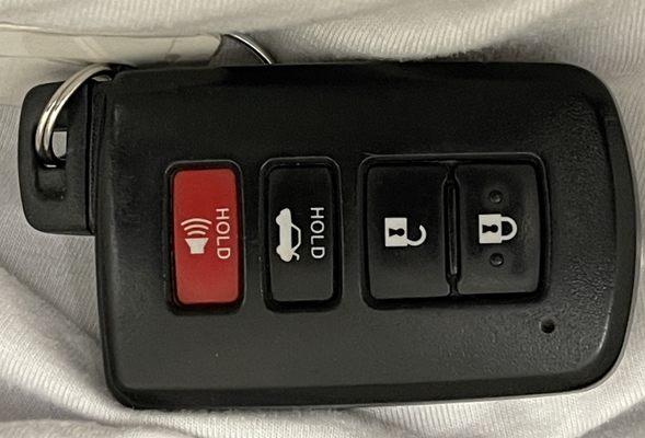 The duplicate remote works exactly like this original car remote