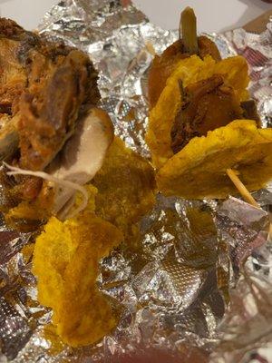 Pork Shish Kabob Pincho con Tostones