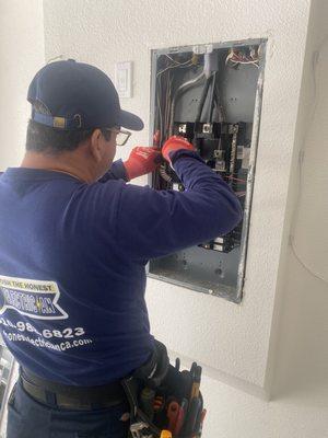 Josh the Honest Electrician