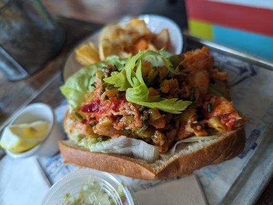 Scott's Connecticut style lobster roll