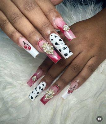 TD NAILS LOUNGE INC